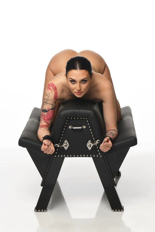 MASTER SERIES BAREBACK SUBMISSION HORSE