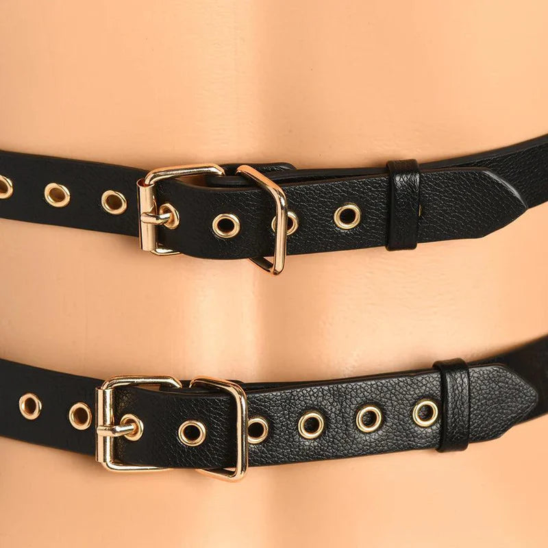 MASTER SERIES HARNESS WITH RESTRAINTS - BLACK/GOLD